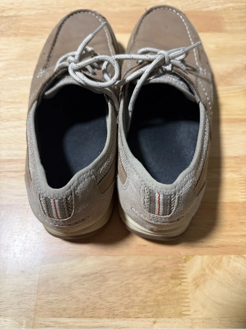 Clarks Men’s Size 10M Taupe Leather Casual Lace Up Comfort Shoes